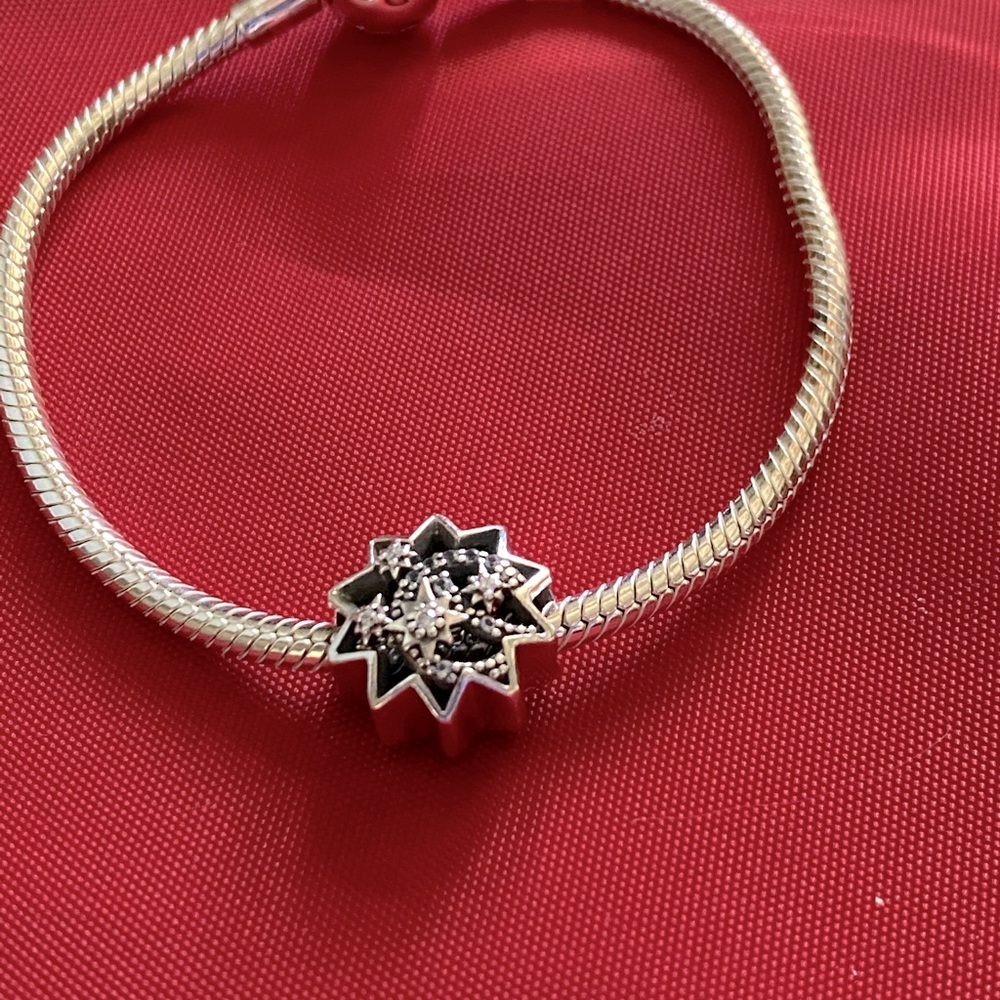 Authentic Pandora Disney charm *Retired & Rare